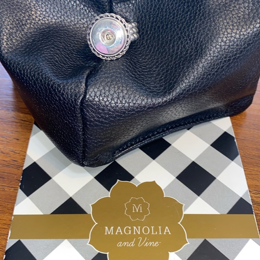 Magnolia and Vine silver Dream Weaver Stretch Ring, fit one original snaps, new